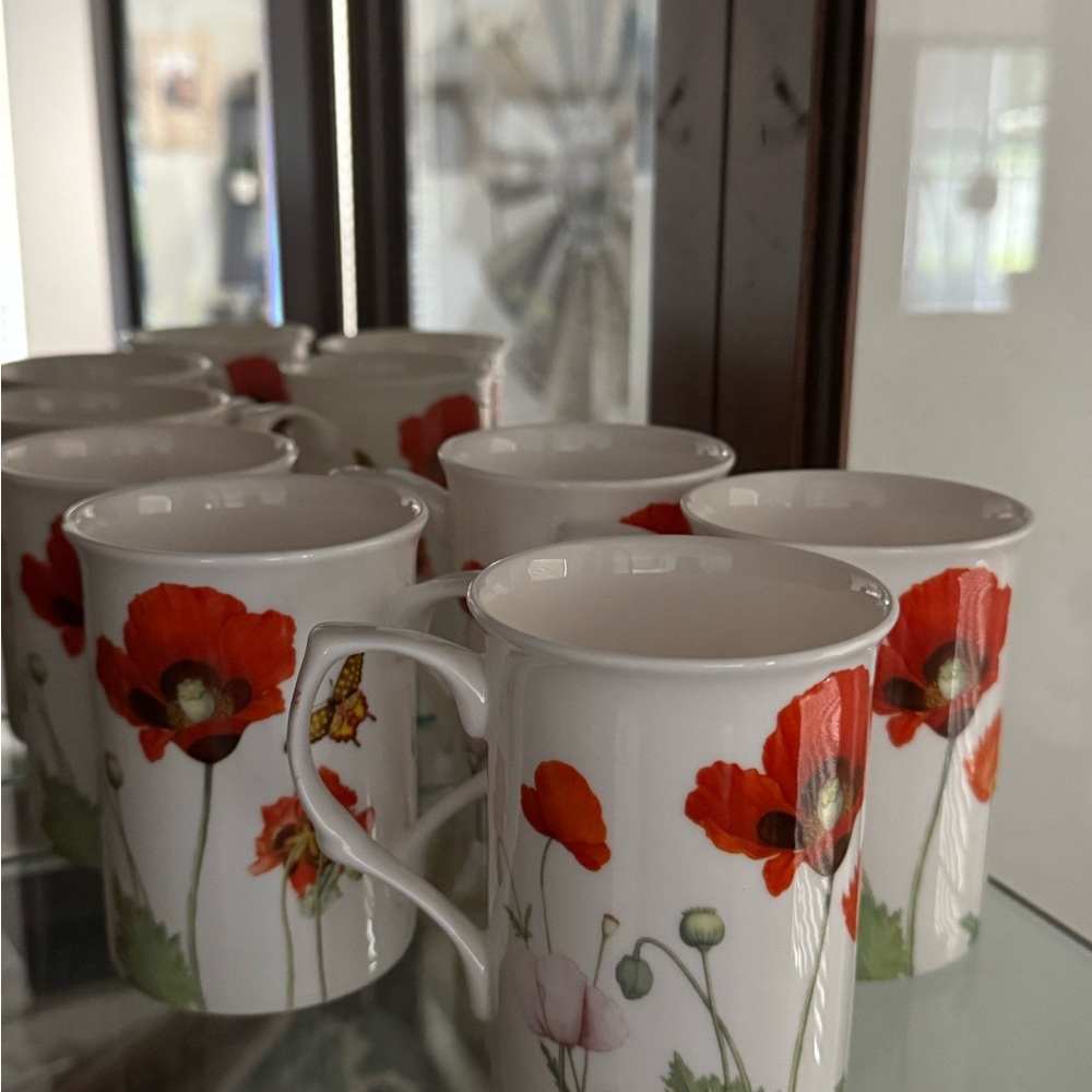 Floral Mug Set with Red Poppies